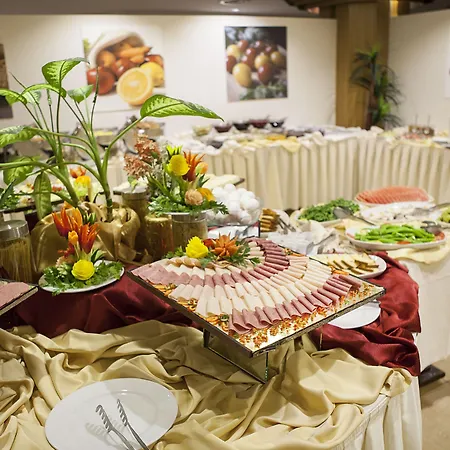 Bilek Hotel